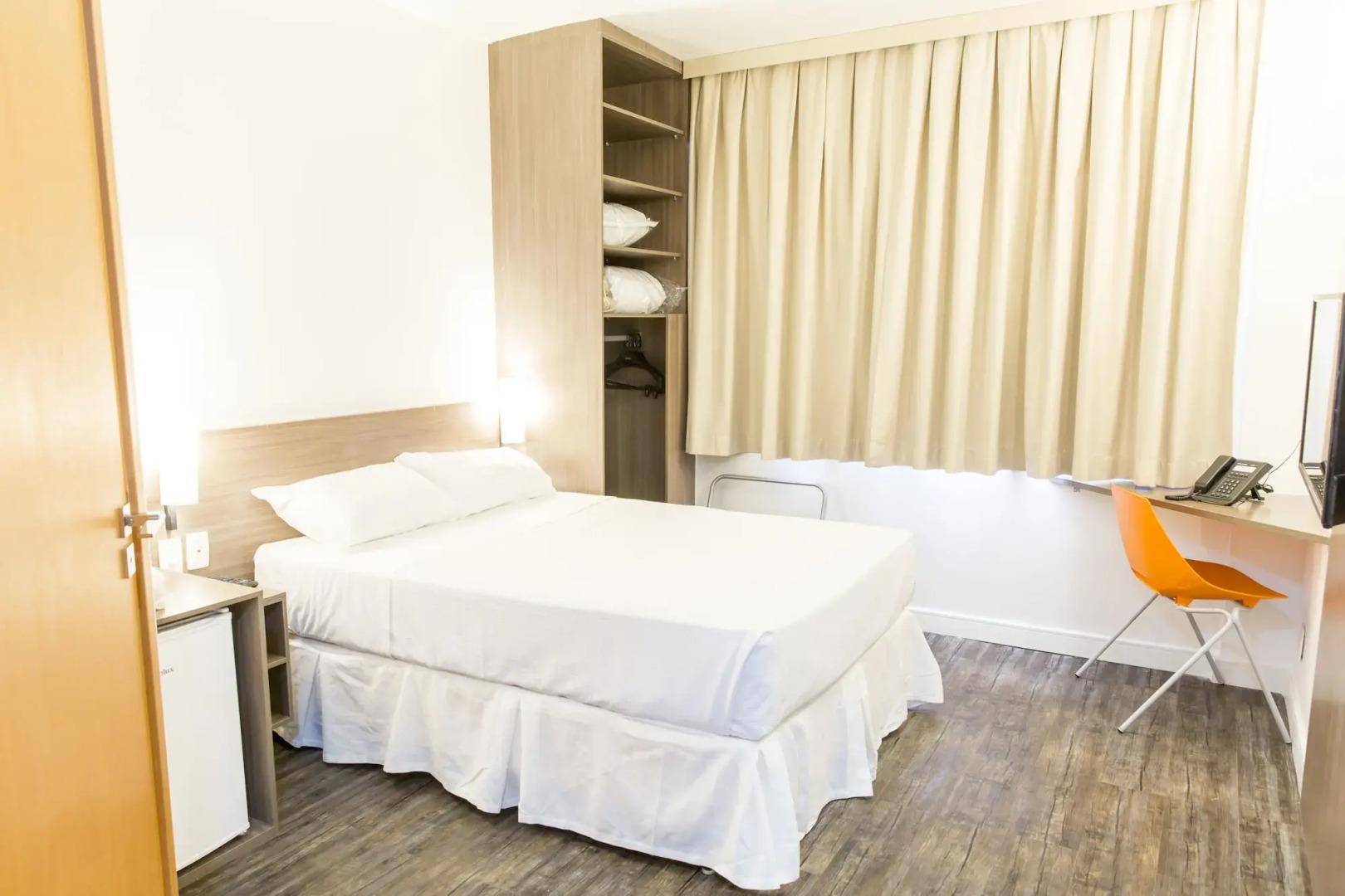 Foto - San Diego Express Barro Preto