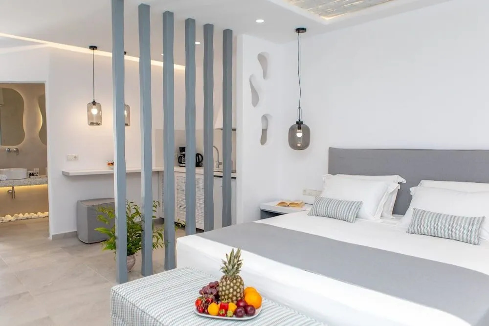 Photo - Crystal Mare Suites