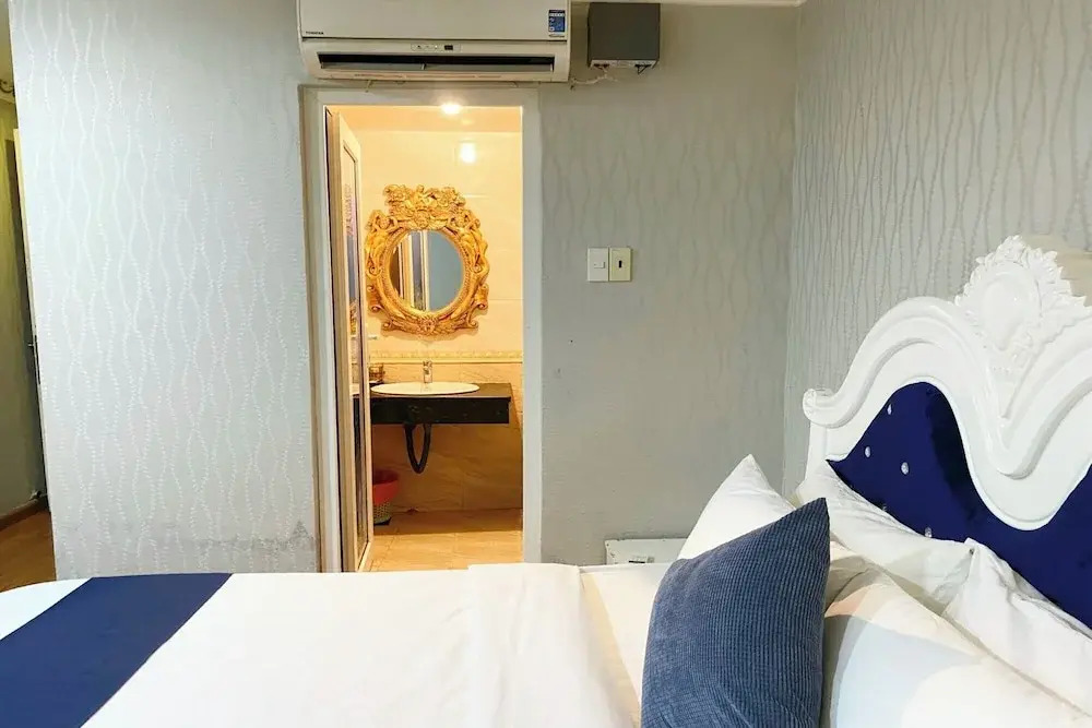 Foto - CROWNE MEOW BÙI VIỆN HOTEl 2