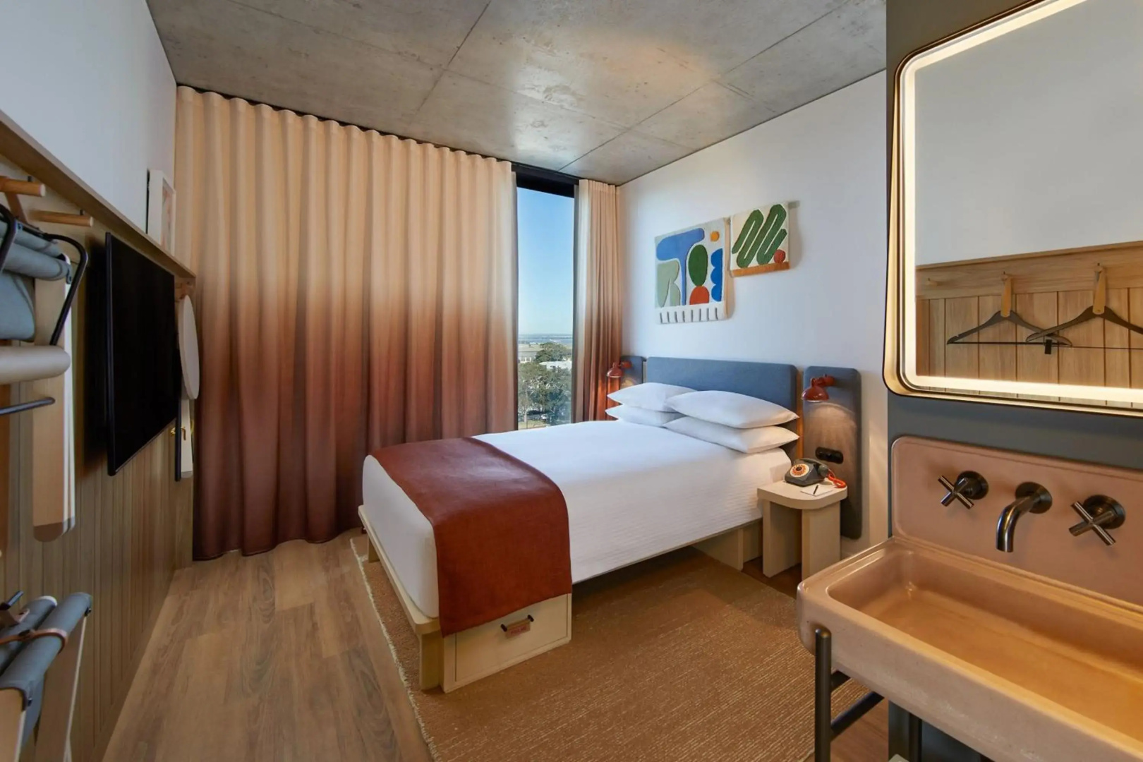 Photo - Moxy Sydney Airport