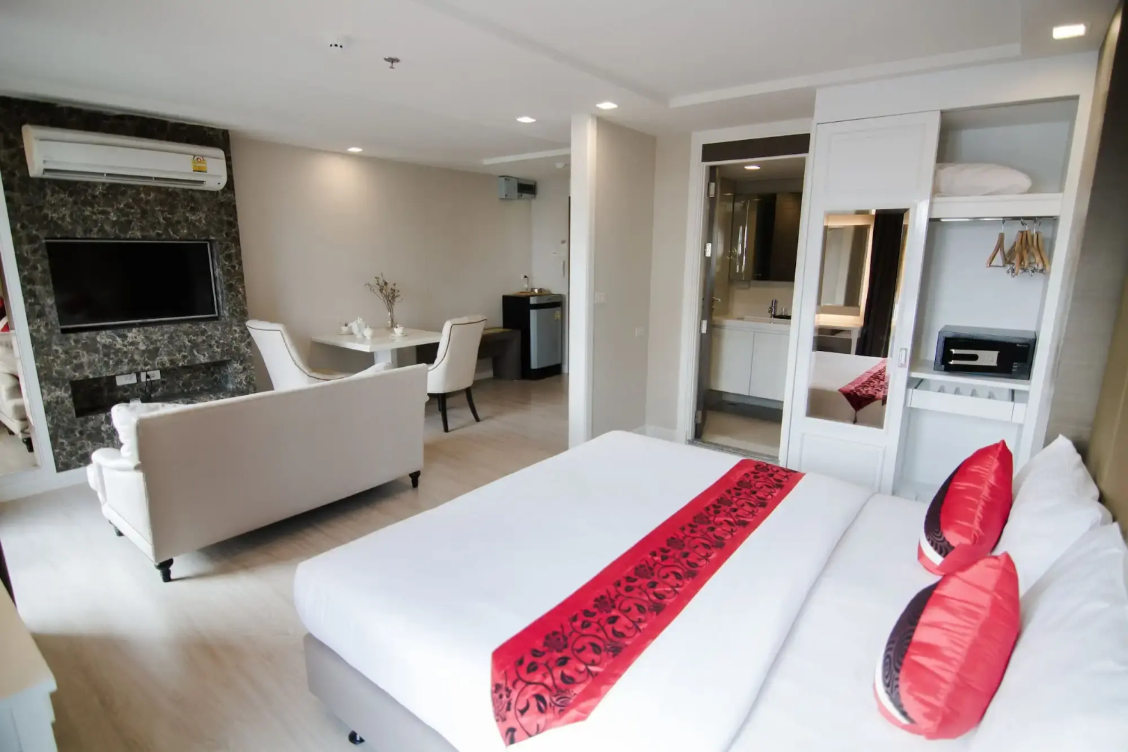 Photo - Hope Land Hotel Sukhumvit 8