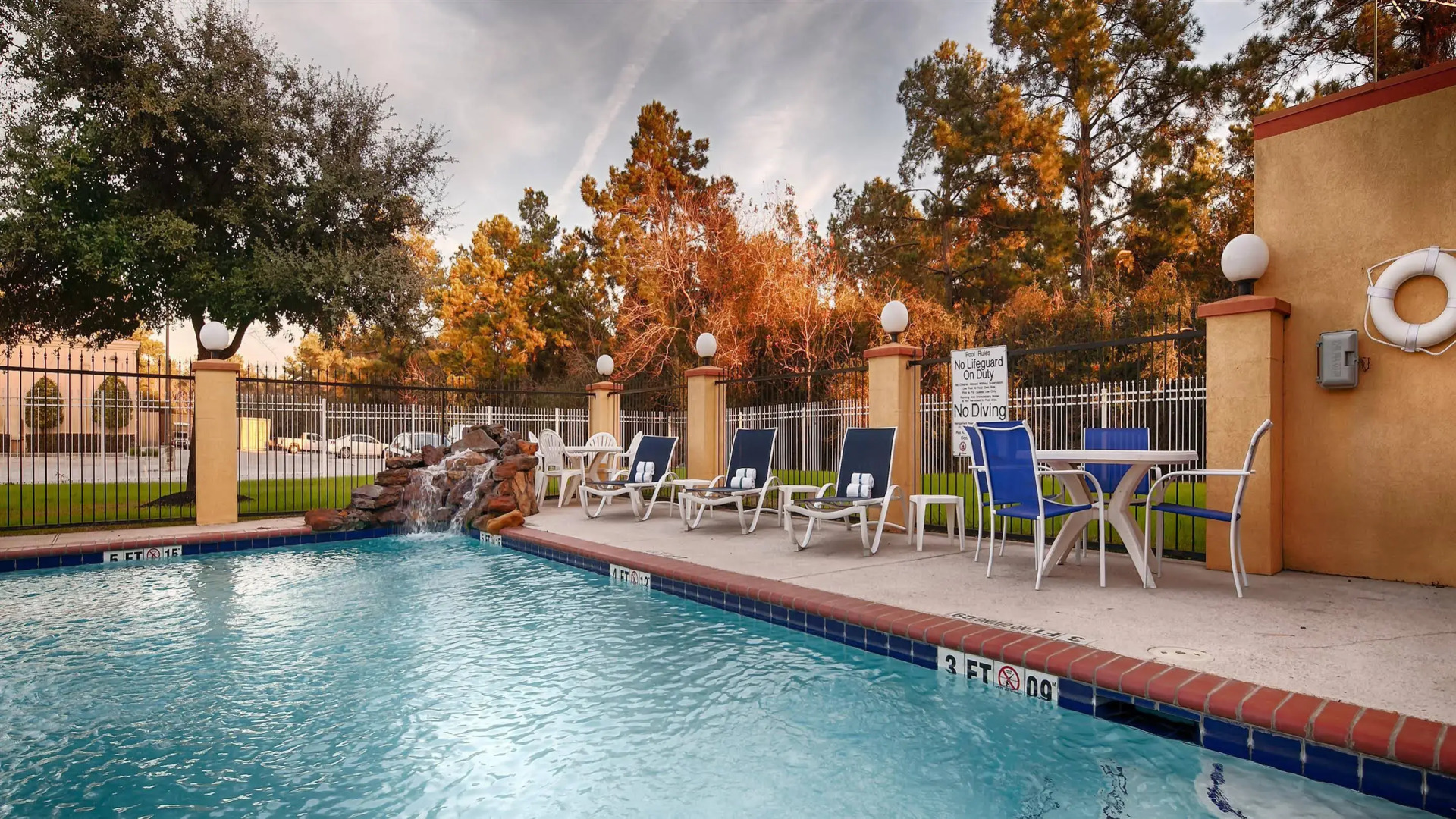 Foto - Days Inn & Suites by Wyndham Sam Houston Tollway