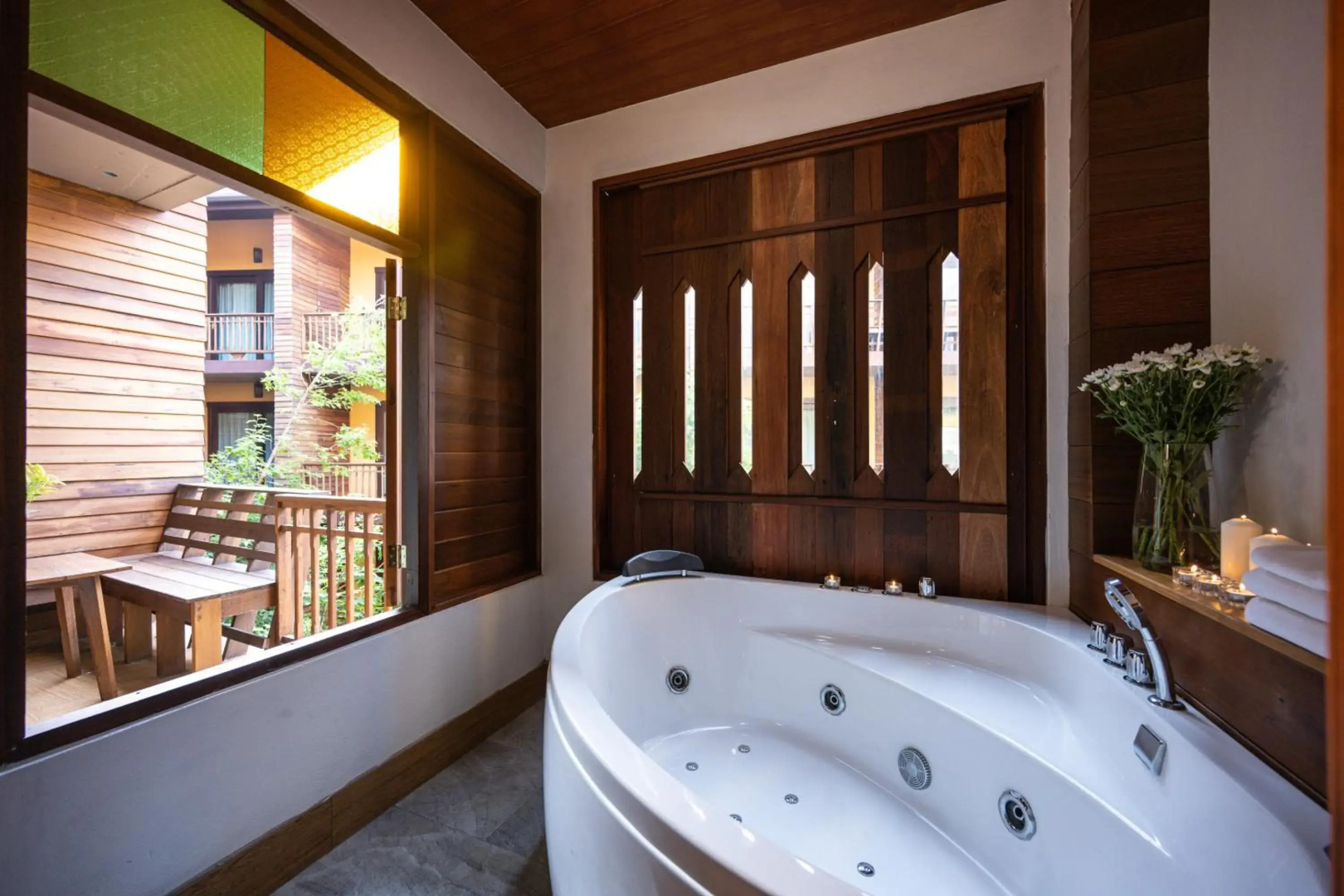 Photo - At Gate Thaphae Hotel