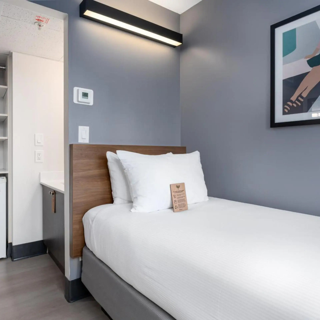Photo - Hotel Willo (formerly YWCA Hotel Vancouver)
