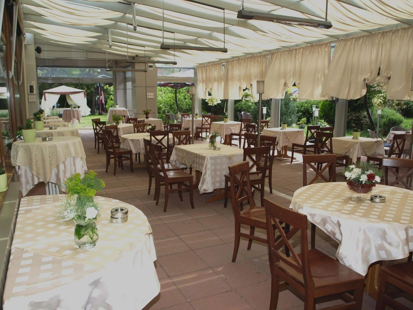 Foto - Hotel Forum - Free Parking for cars