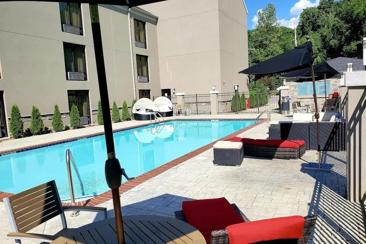 Photo - Quality Suites Nashville Airport