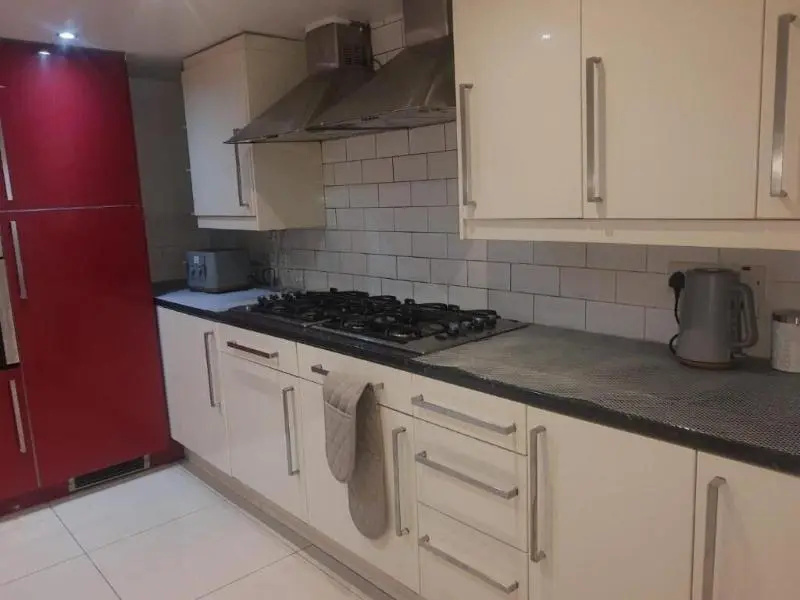 Foto - Rayan's Lodge Stratford London by OYO