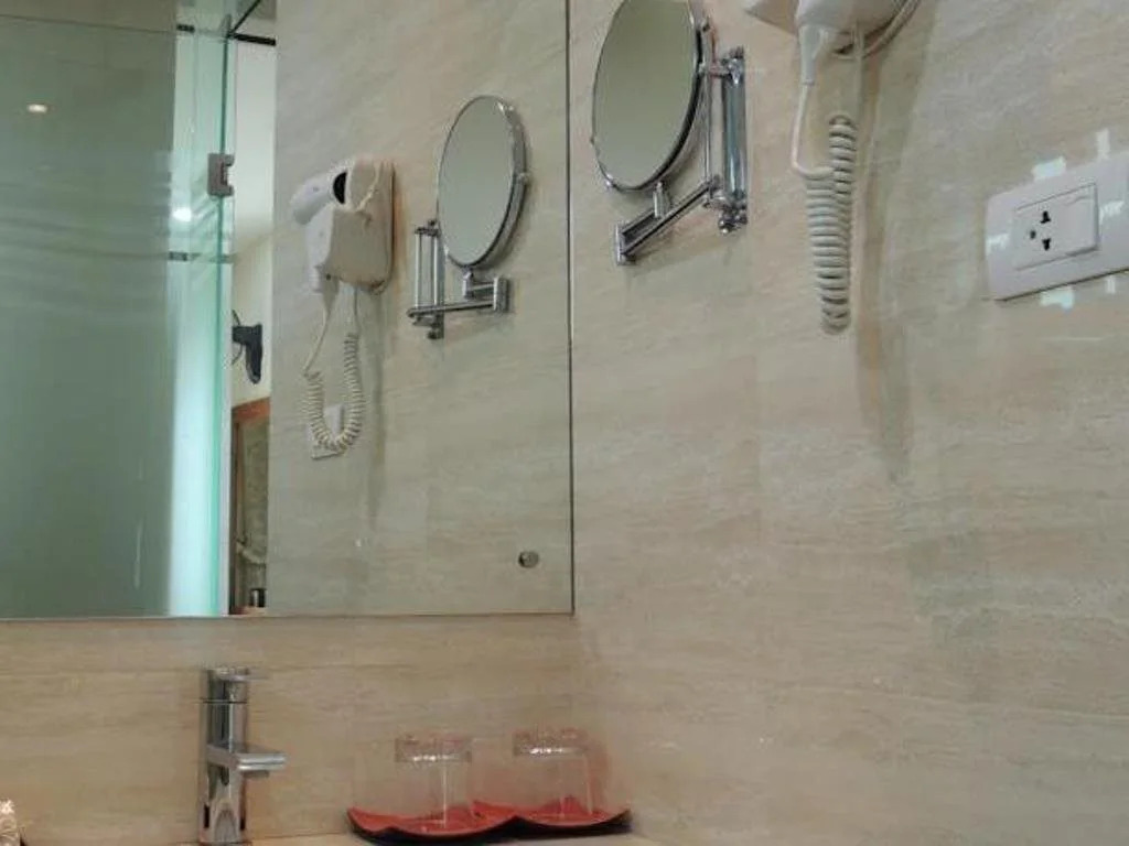 Photo - Hanoi B Hotel & Travel - 5 mins Hoan Kiem lake