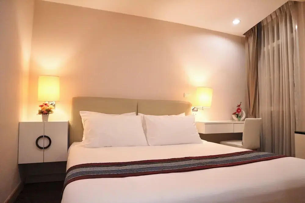 Foto - ICON NARINDRA SUITES HOTEL Sukhumvit Bangkok Thailand 50sqm to 90sqm Rooms & FREE Minibar