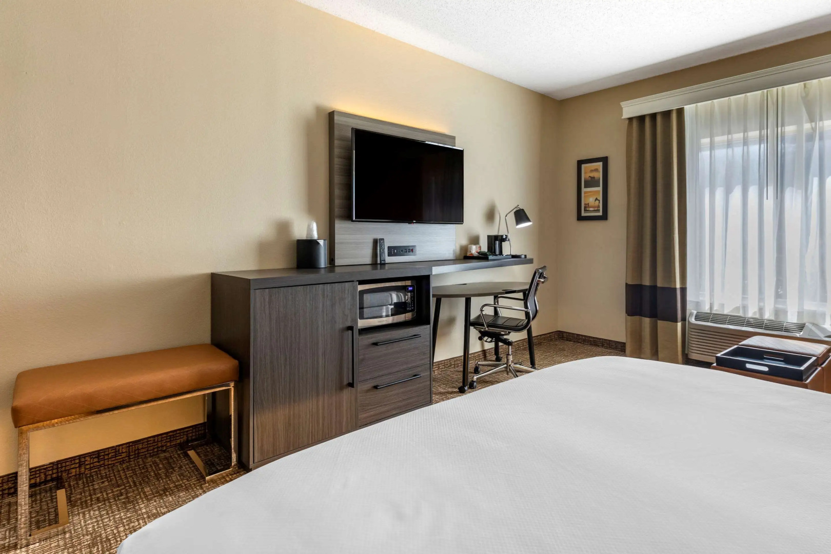Photo - Comfort Inn & Suites North Dallas-Addison