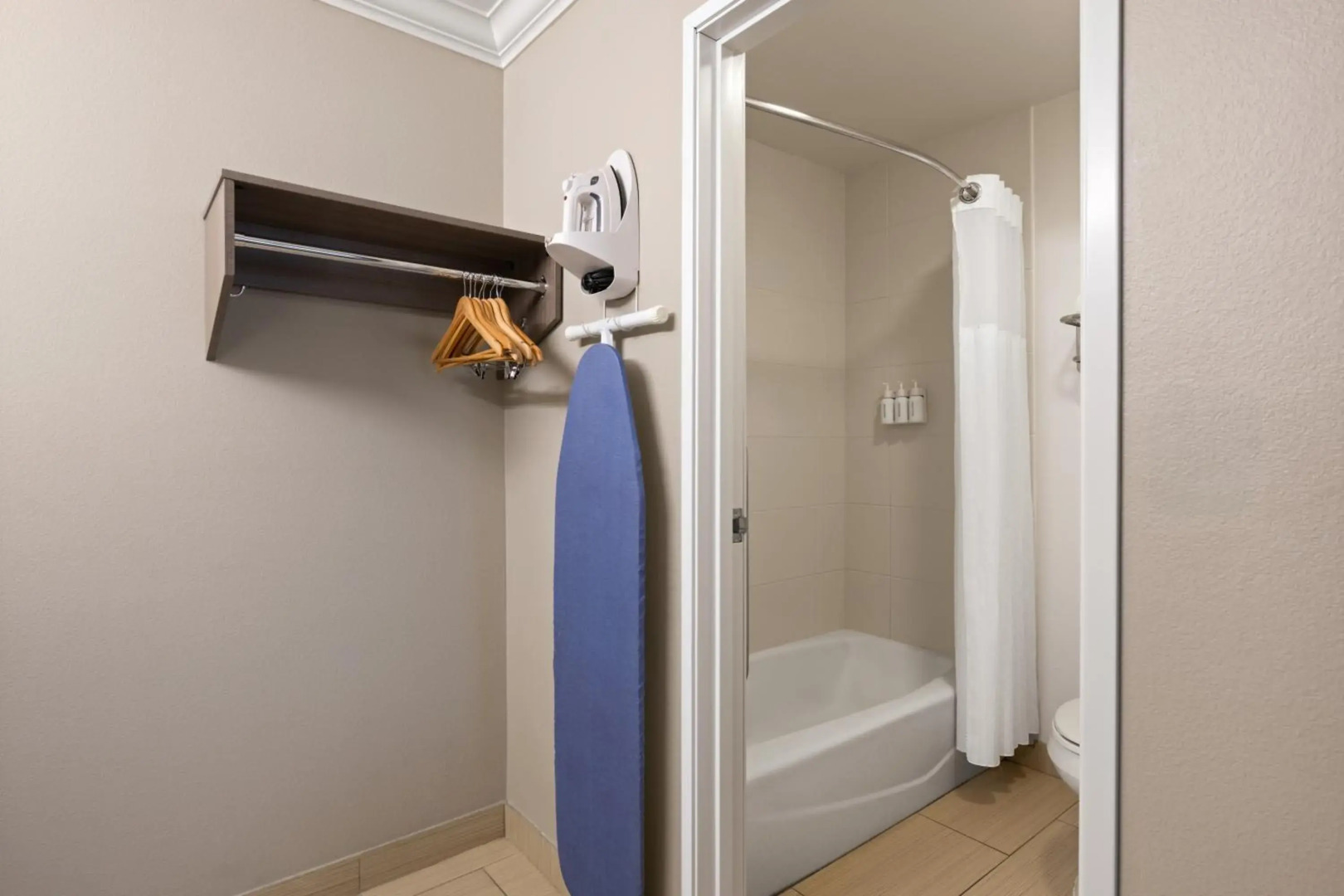 Foto - Solara Inn and Suites