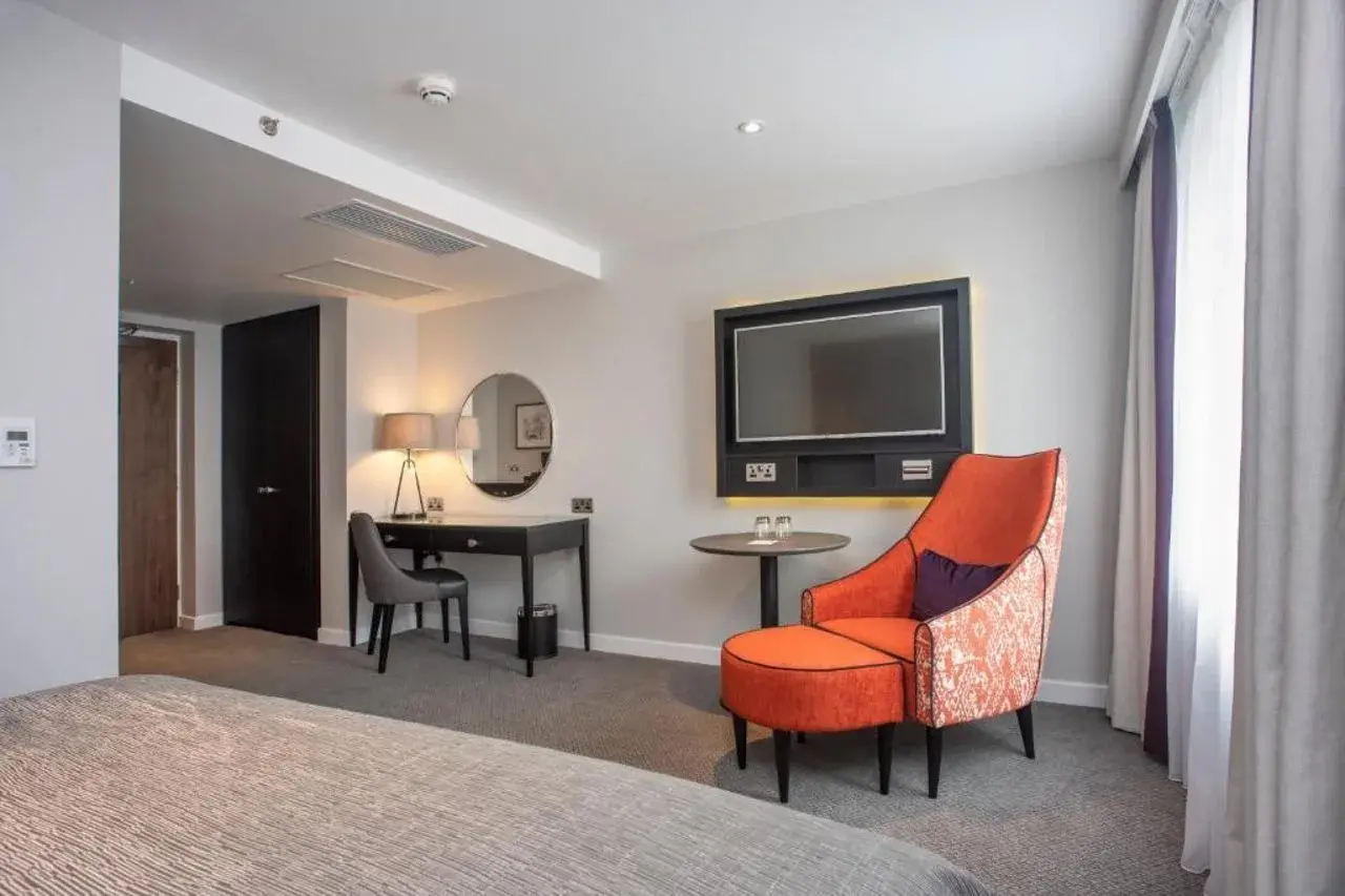 Photo - Ten Hill Place