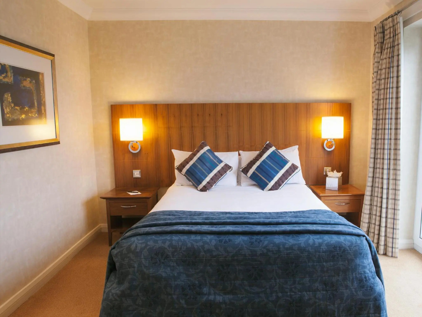 Photo - Harbour Heights Hotel