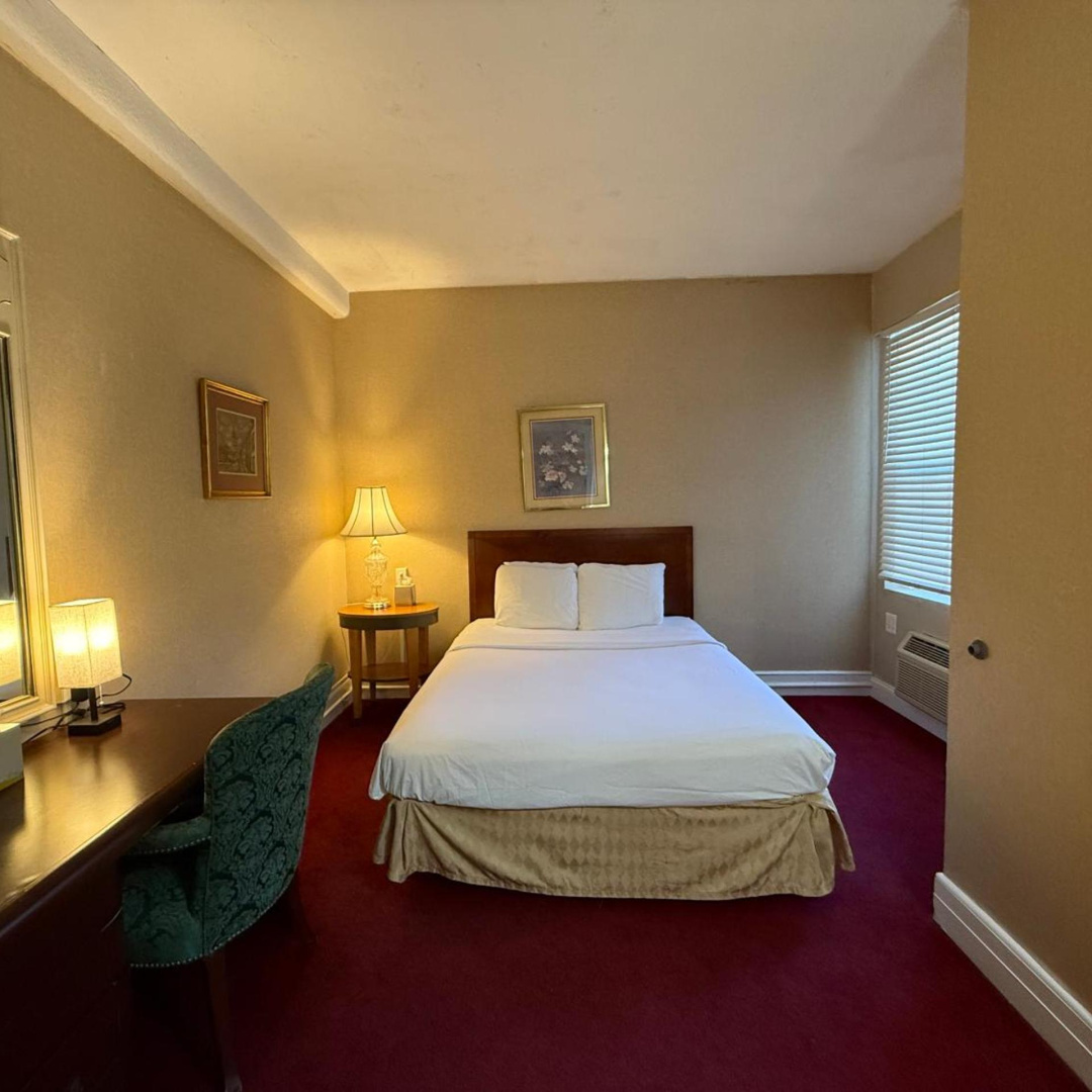 Photo - Windsor Inn Hotel