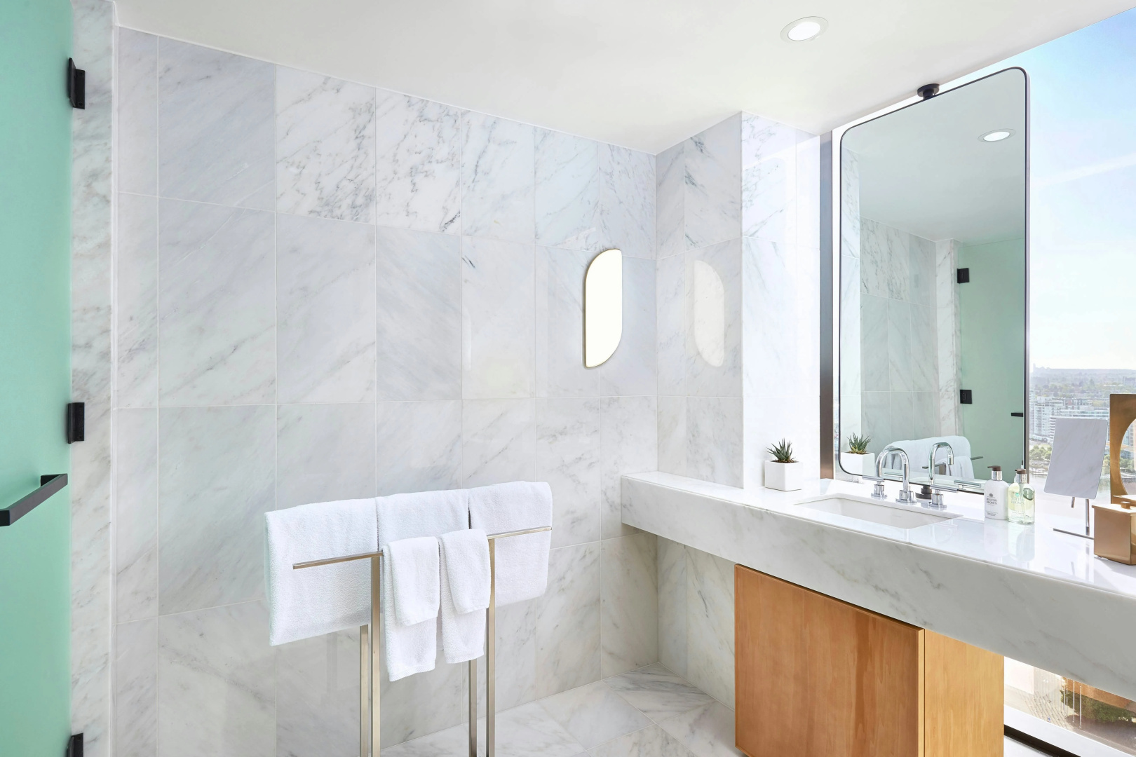 Photo - JW Marriott Parq Vancouver