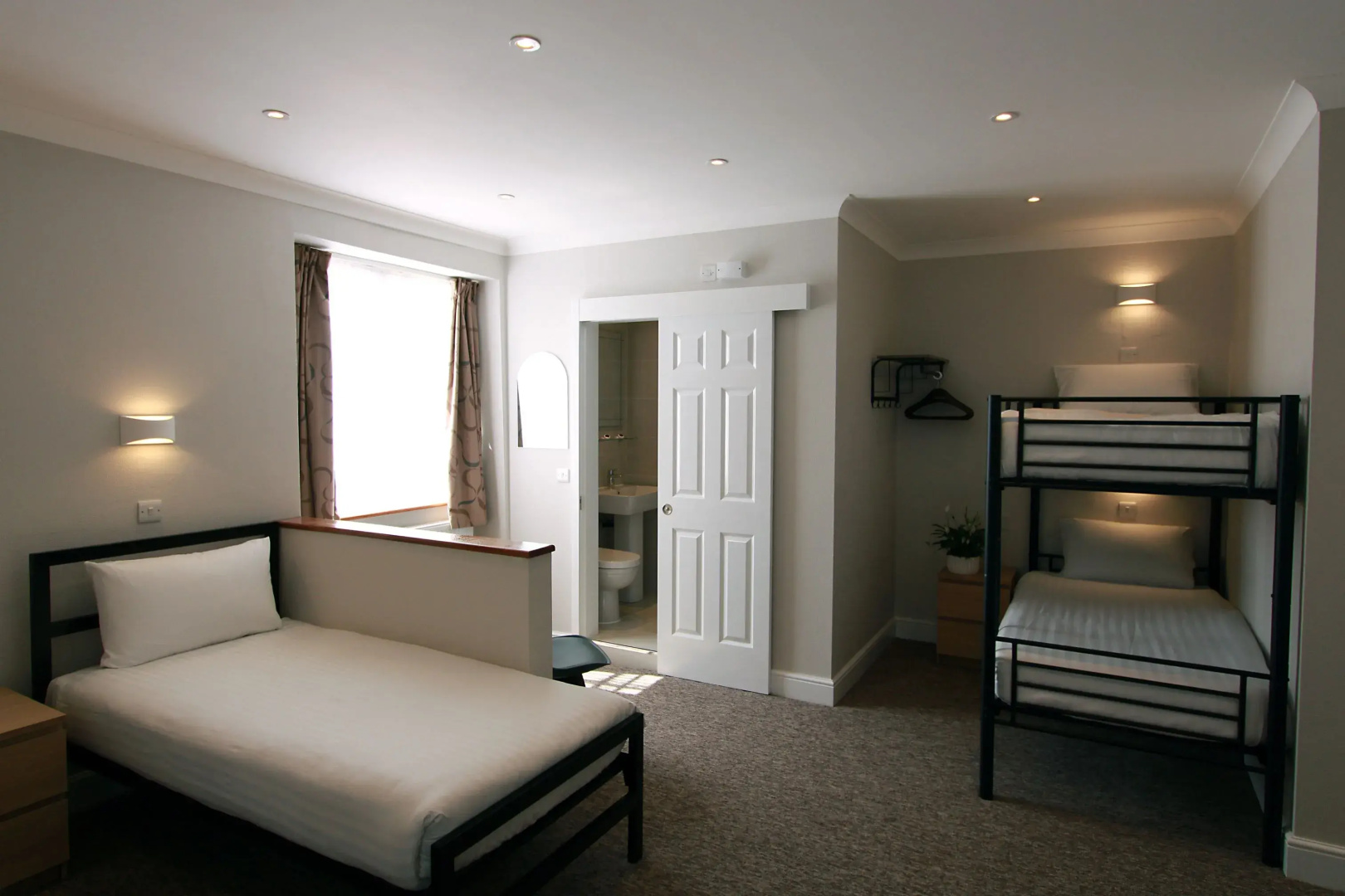 Photo - Lords Hotel