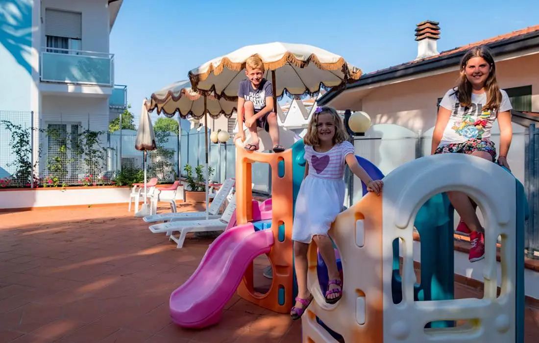Photo - Hotel Villa dei Fiori - sul mare con piscina