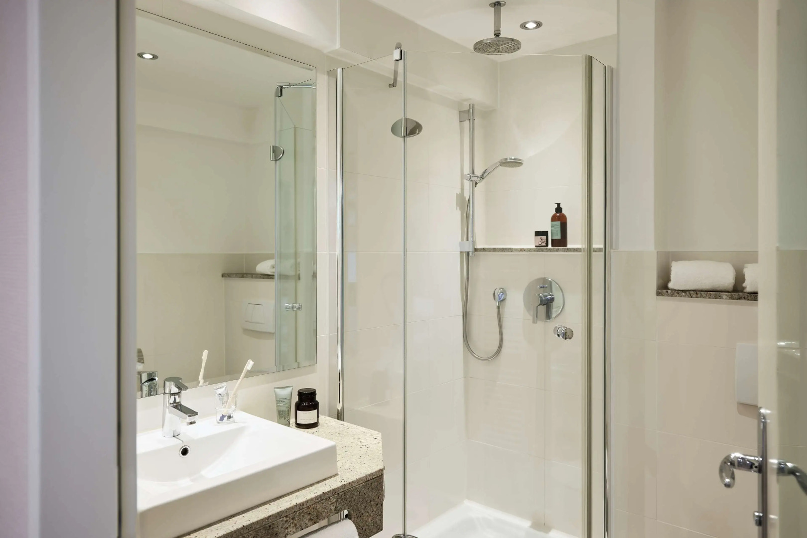 Photo - Best Western Premier Alsterkrug Hotel