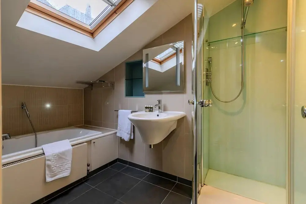 Photo - Beautiful Three Bedroom House in West London