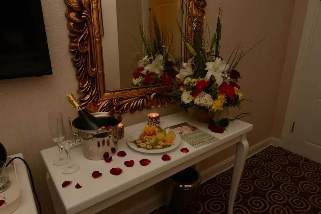 Photo - Diamond Royal Hotel