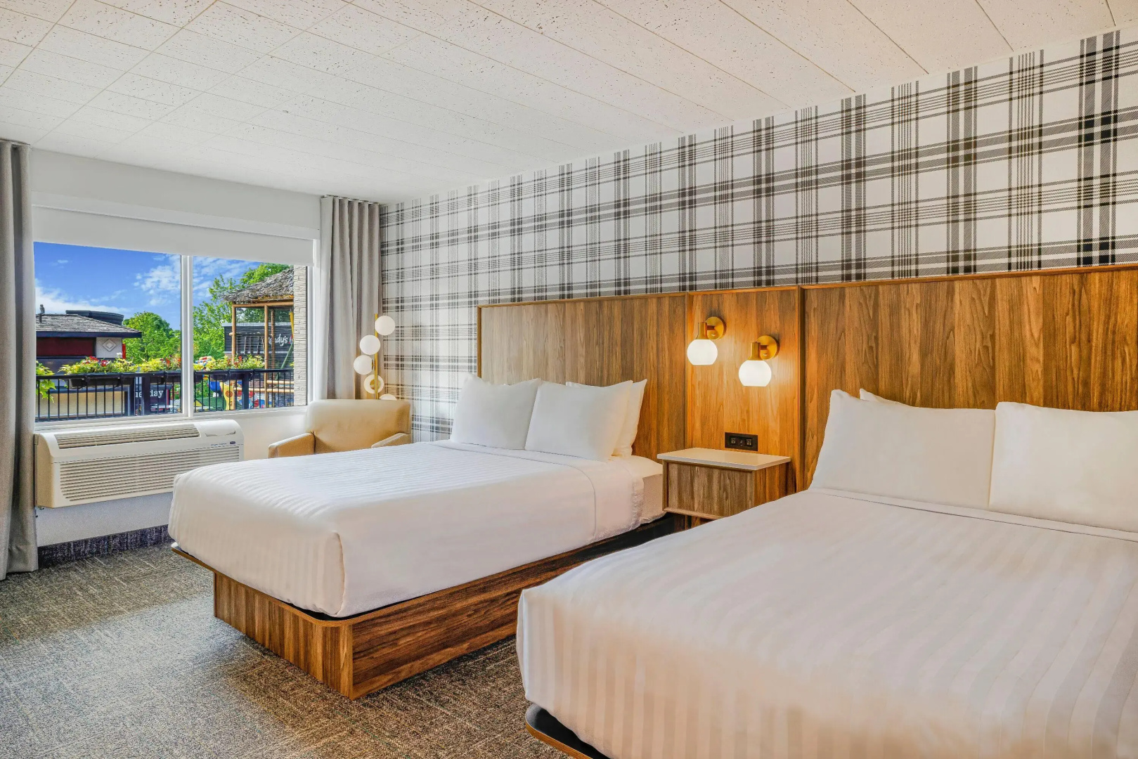 Photo - Travelodge by Wyndham Niagara Falls at the Falls