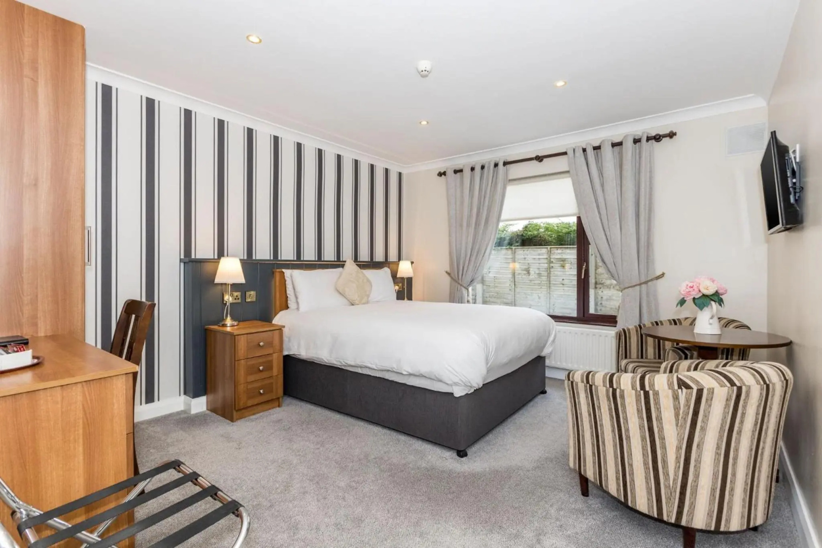 Photo - Hillview House