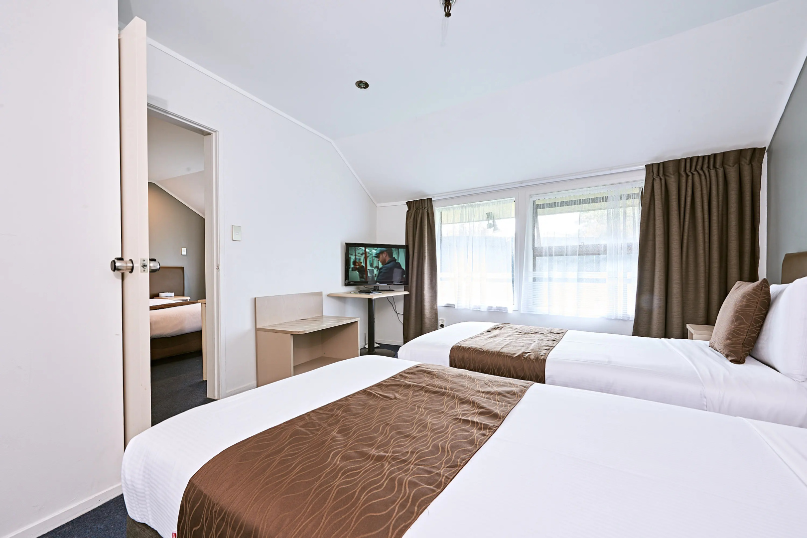 Photo - Mount Richmond Hotel
