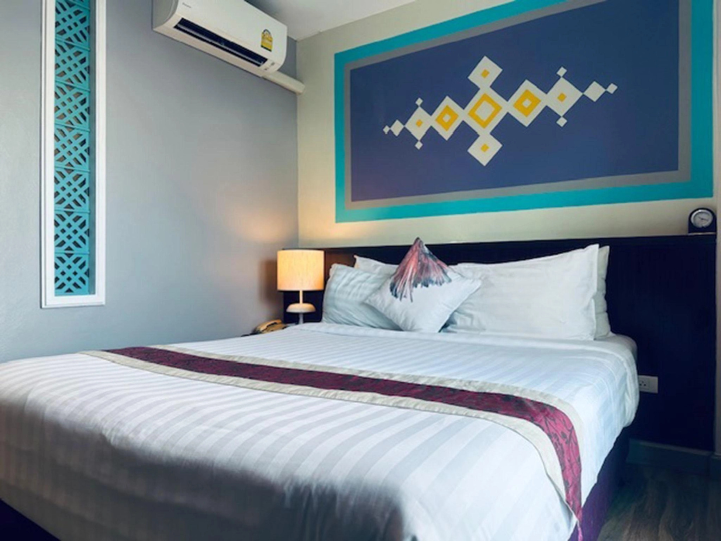 Photo - Sawasdee Hotel @ Sukhumvit Soi 8