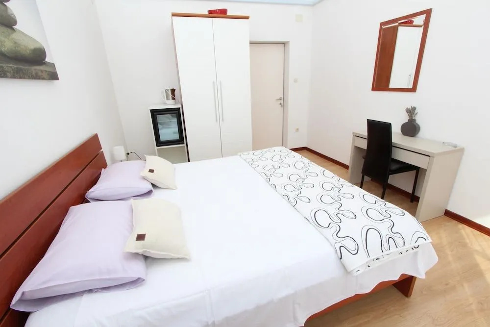 Photo - Rooms and Apartment Luana