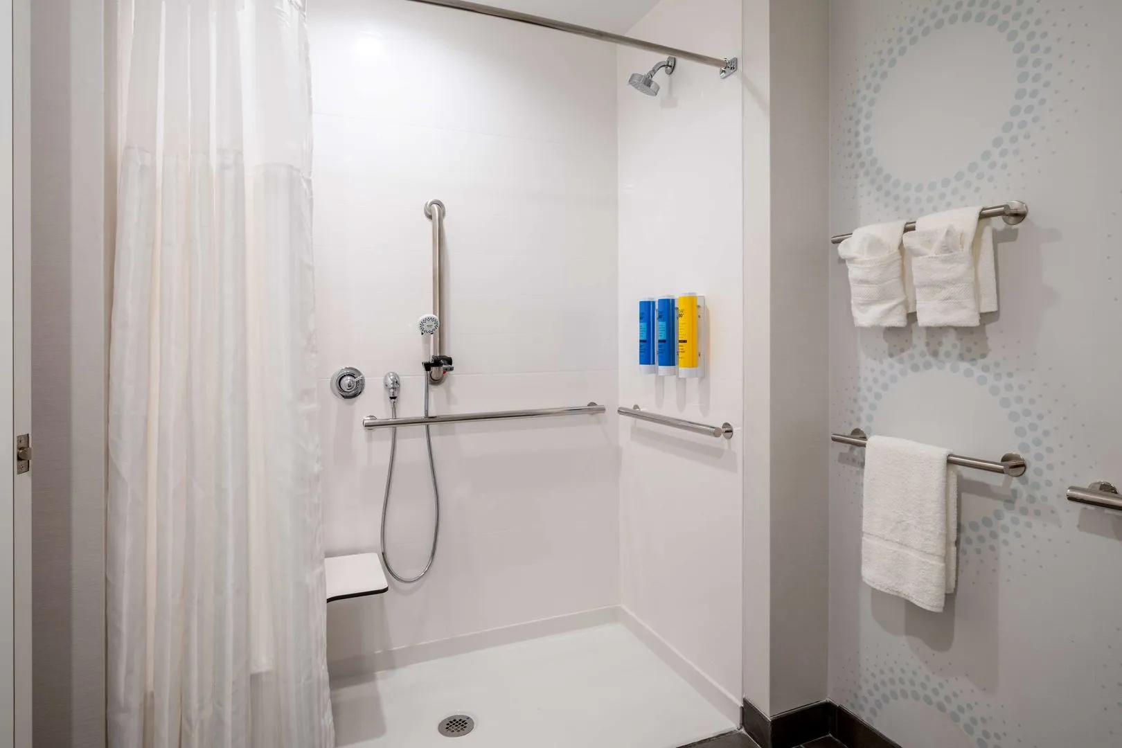 Photo - Tru by Hilton Naperville Chicago