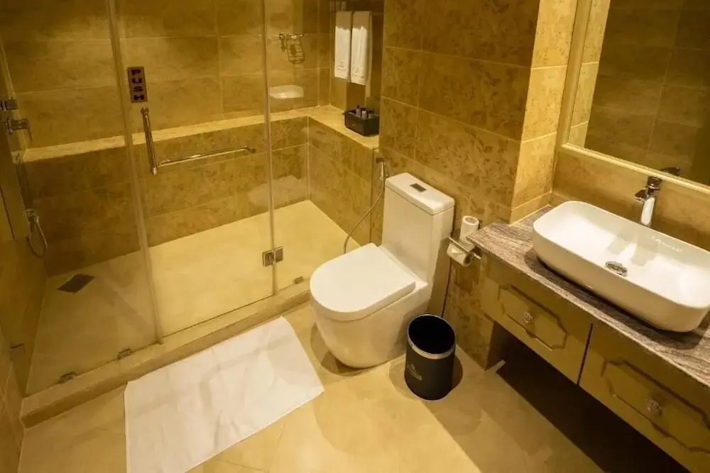 Photo - Grandeeza Hotel by Galison