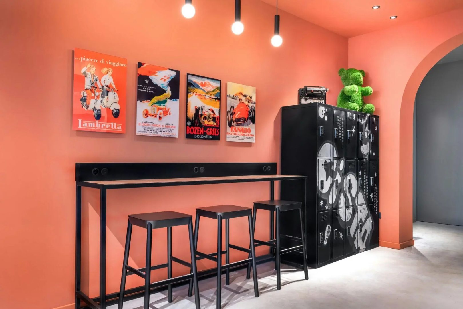 Photo - Moxy Verona