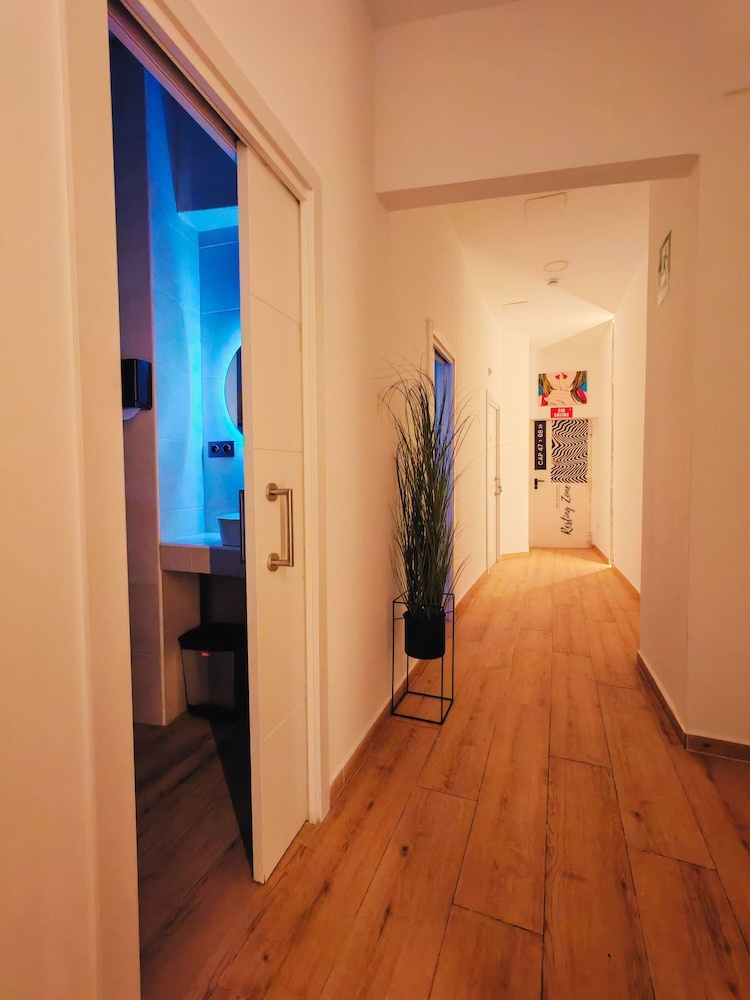 Photo - Urban Inn Madrid