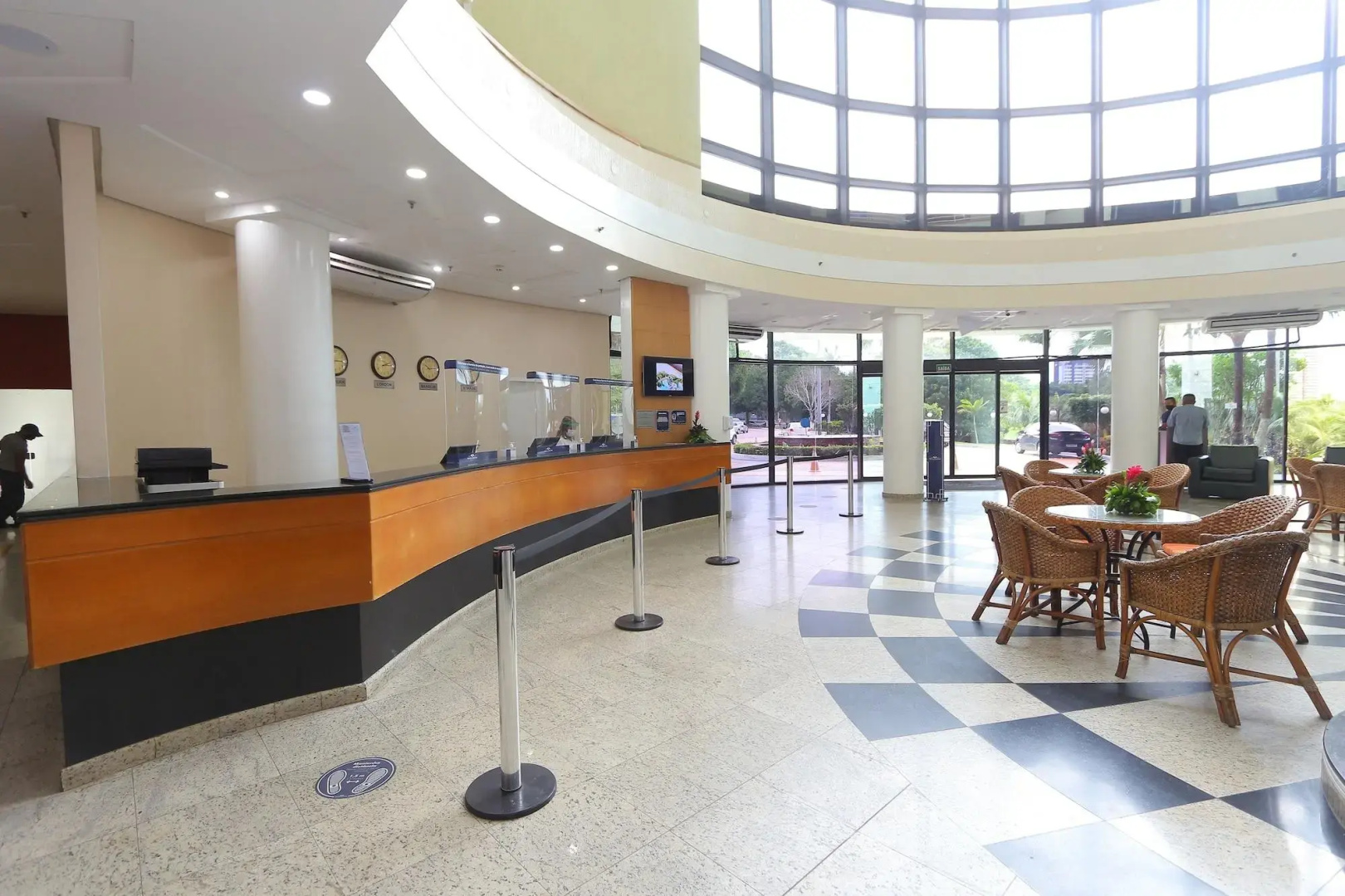Photo - Tropical Executive Hotel