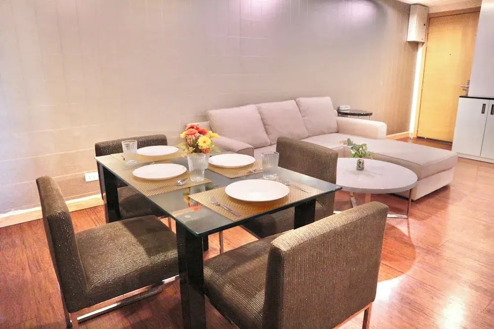 Foto - ICON NARINDRA SUITES HOTEL Sukhumvit Bangkok Thailand 50sqm to 90sqm Rooms & FREE Minibar