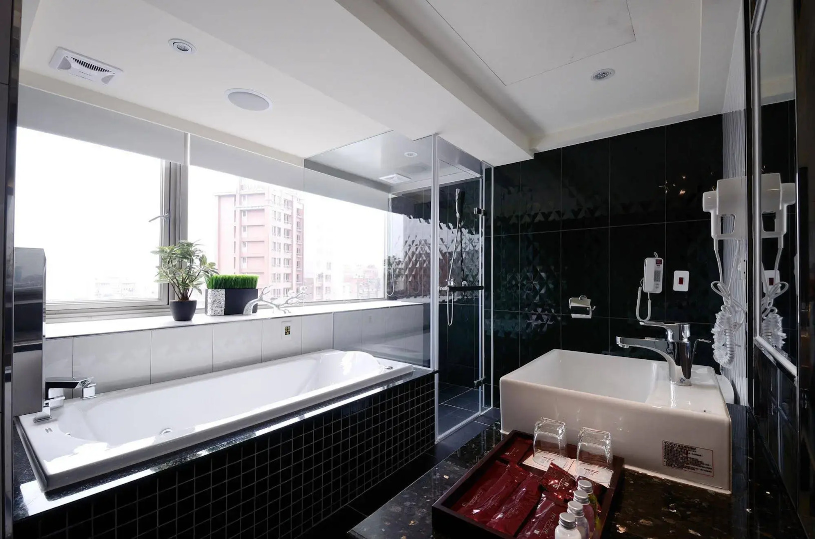 Photo - V-one Vogue Hotel