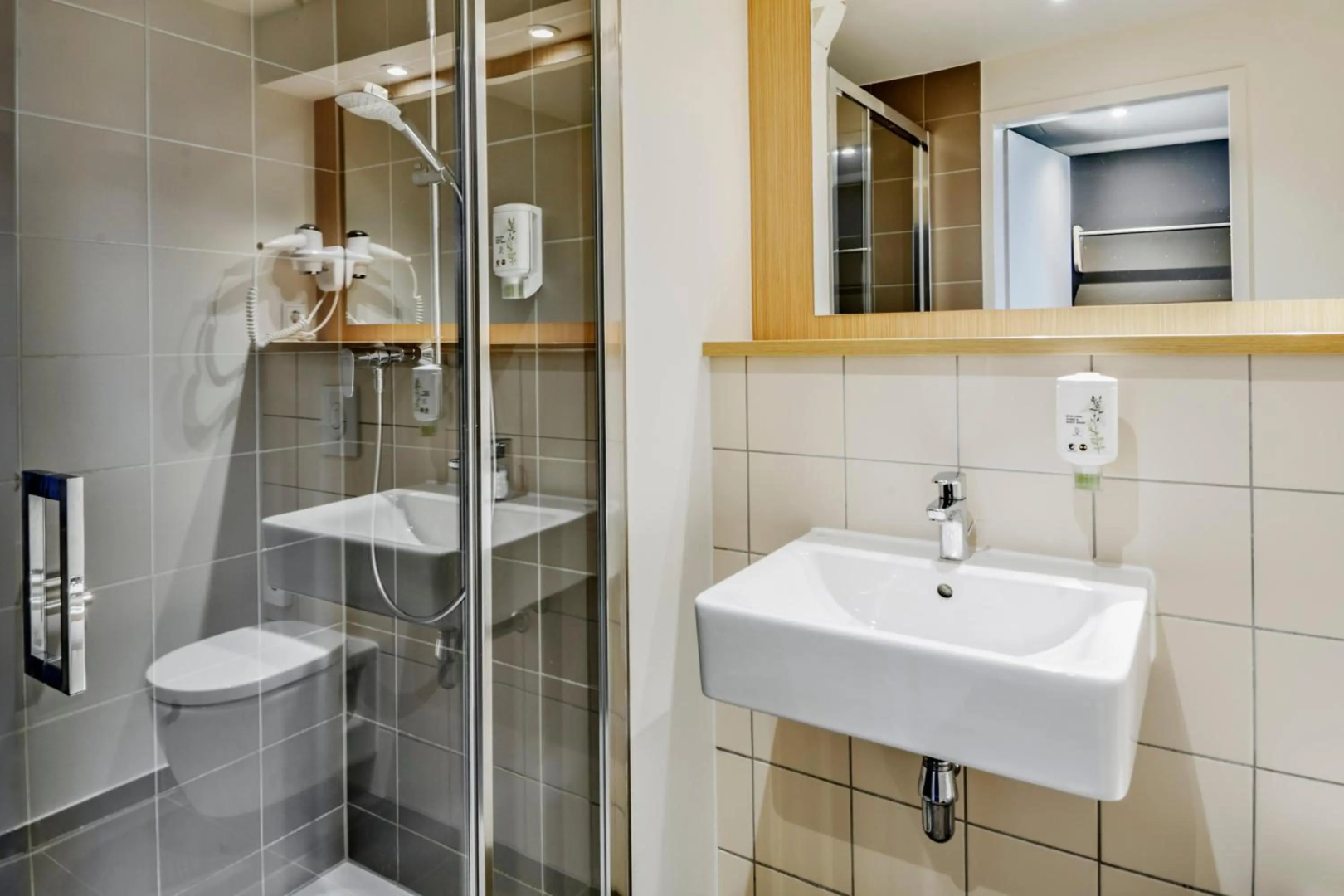 Photo - B&B Hotel Frankfurt-Airport