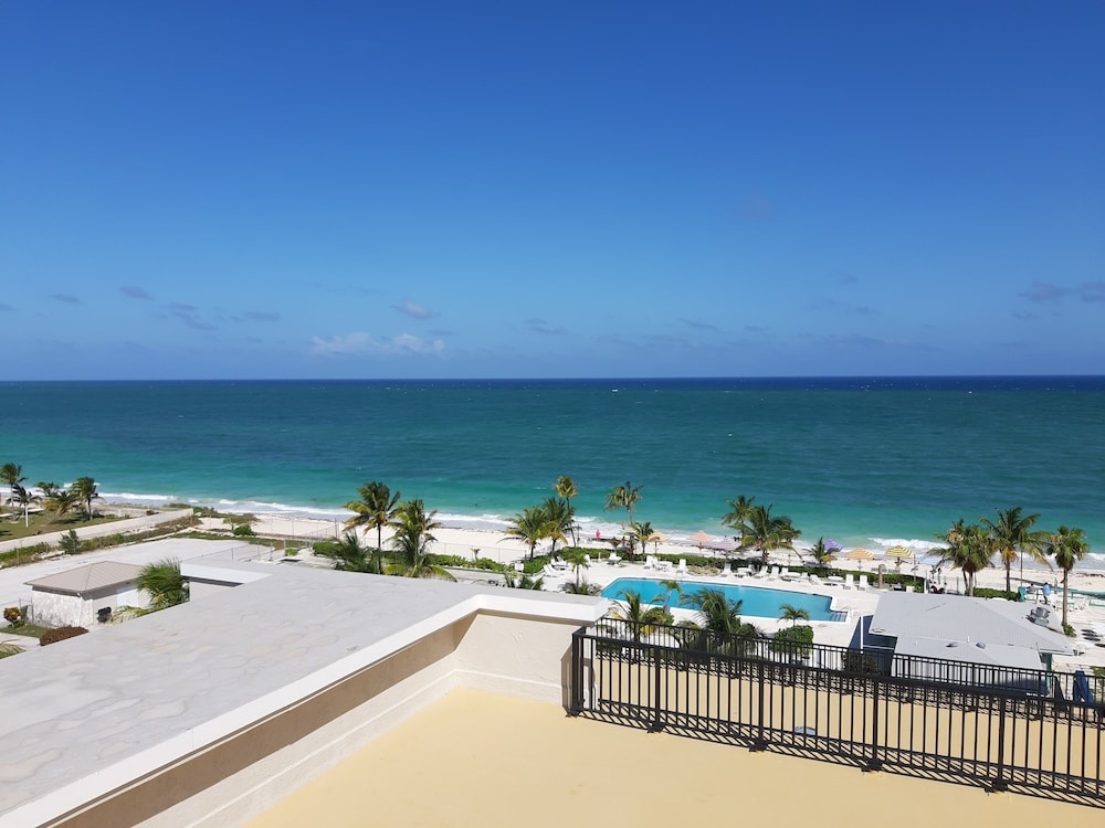 The Lookout - Coral Beach