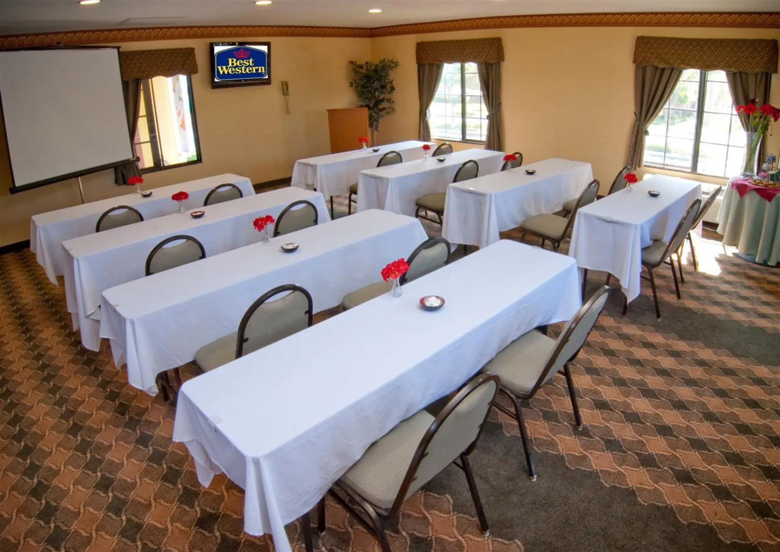 Photo - Best Western Plus Raffles Inn & Suites