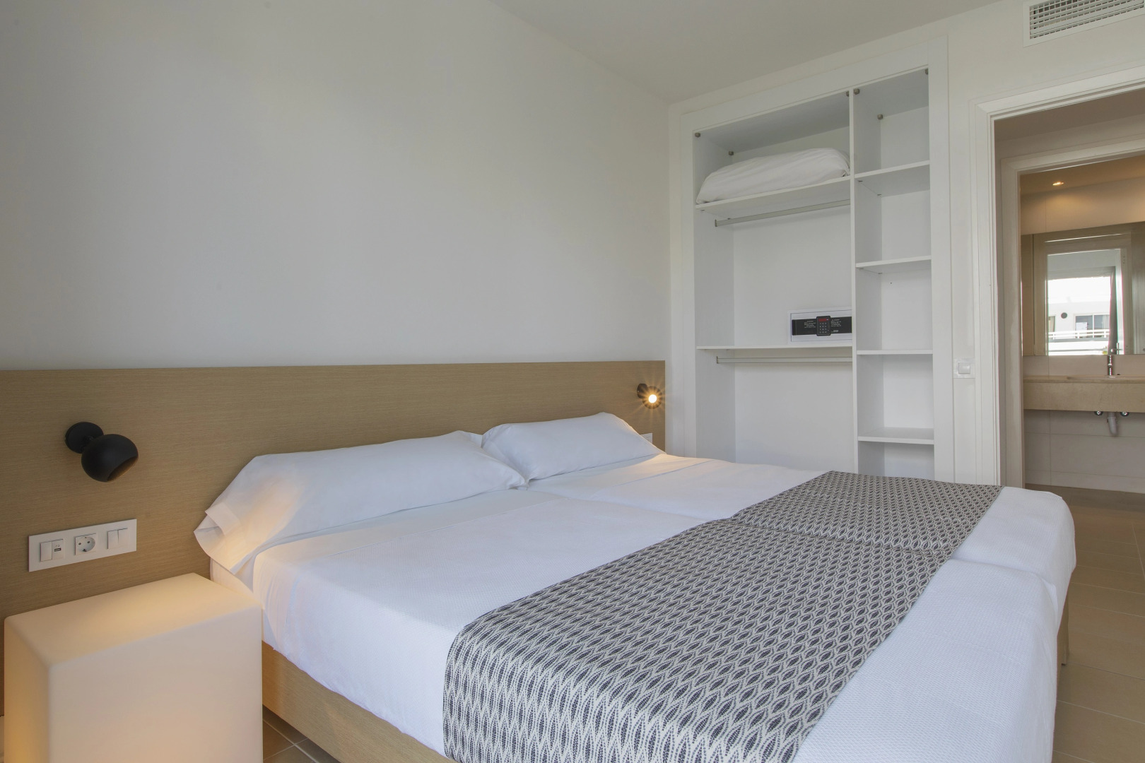 Foto - HM Martinique