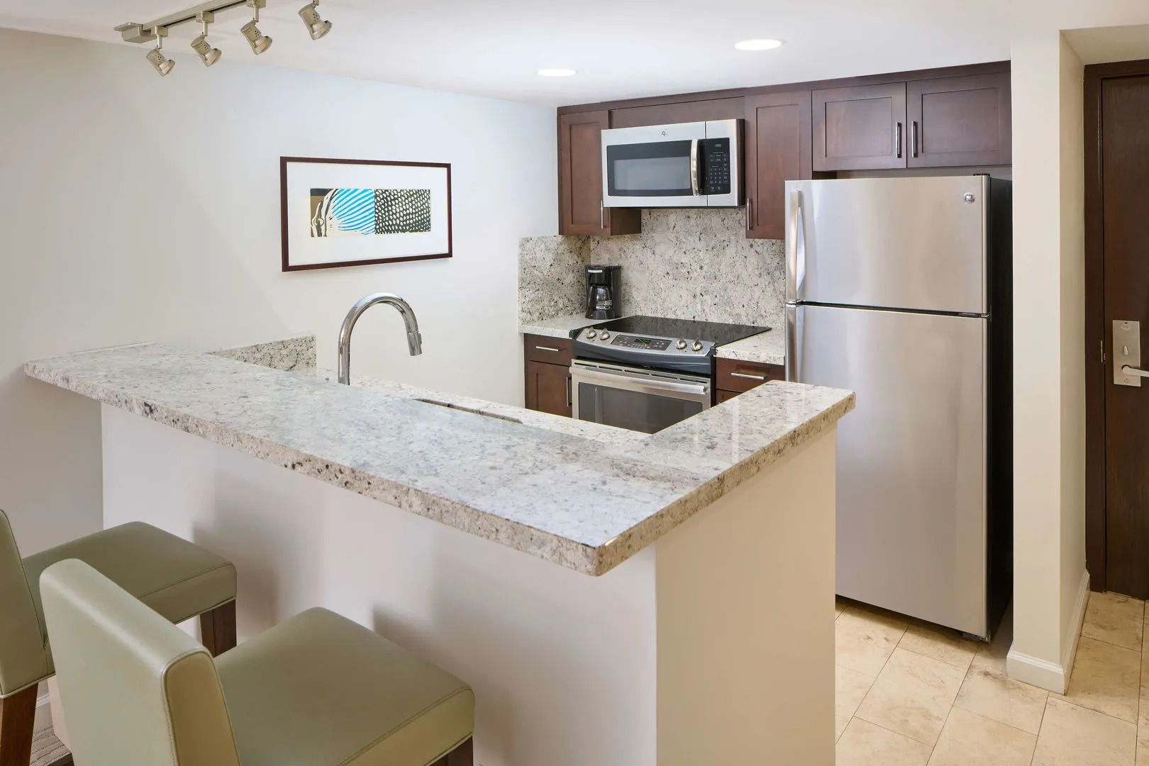 Photo - Ilikai Hotel & Luxury Suites