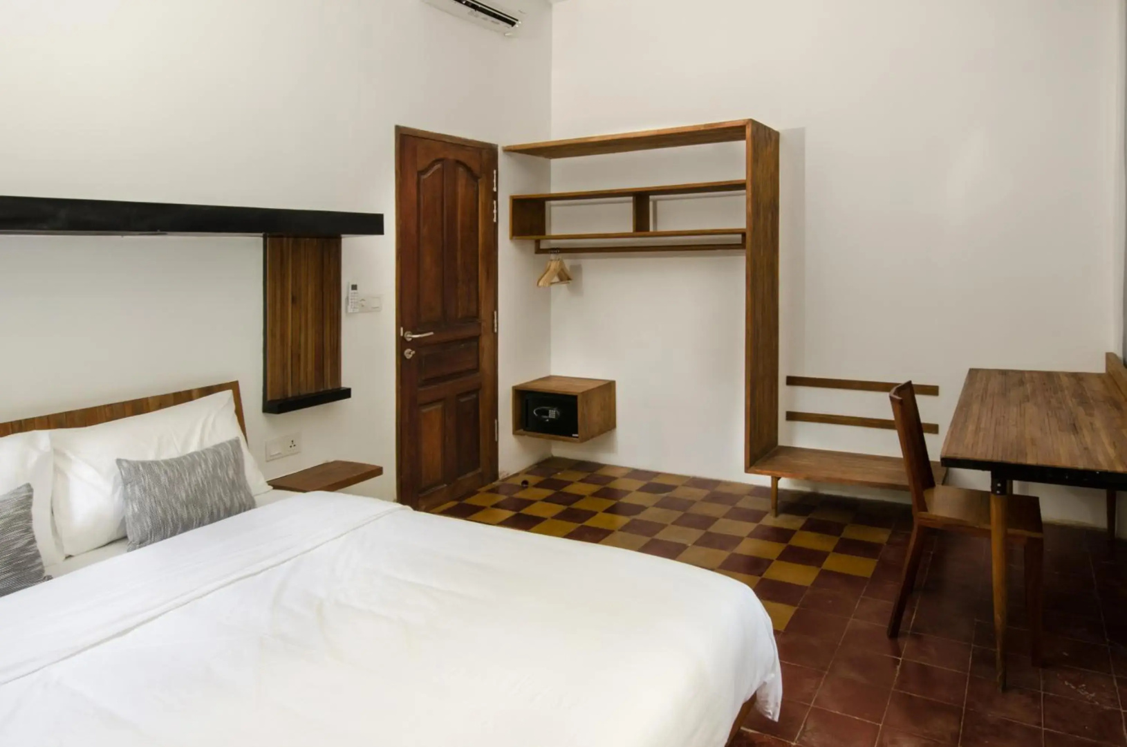 Photo - Pages Rooms