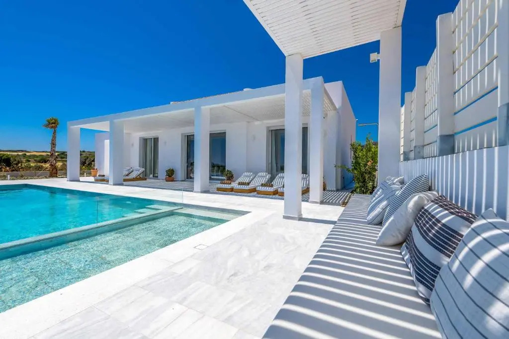 Photo - Seashore Villa - Luxury Beachfront - Pool & Sea View