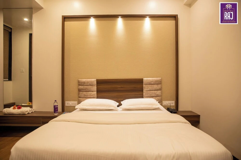 Hotel Raj Lodging &Boarding