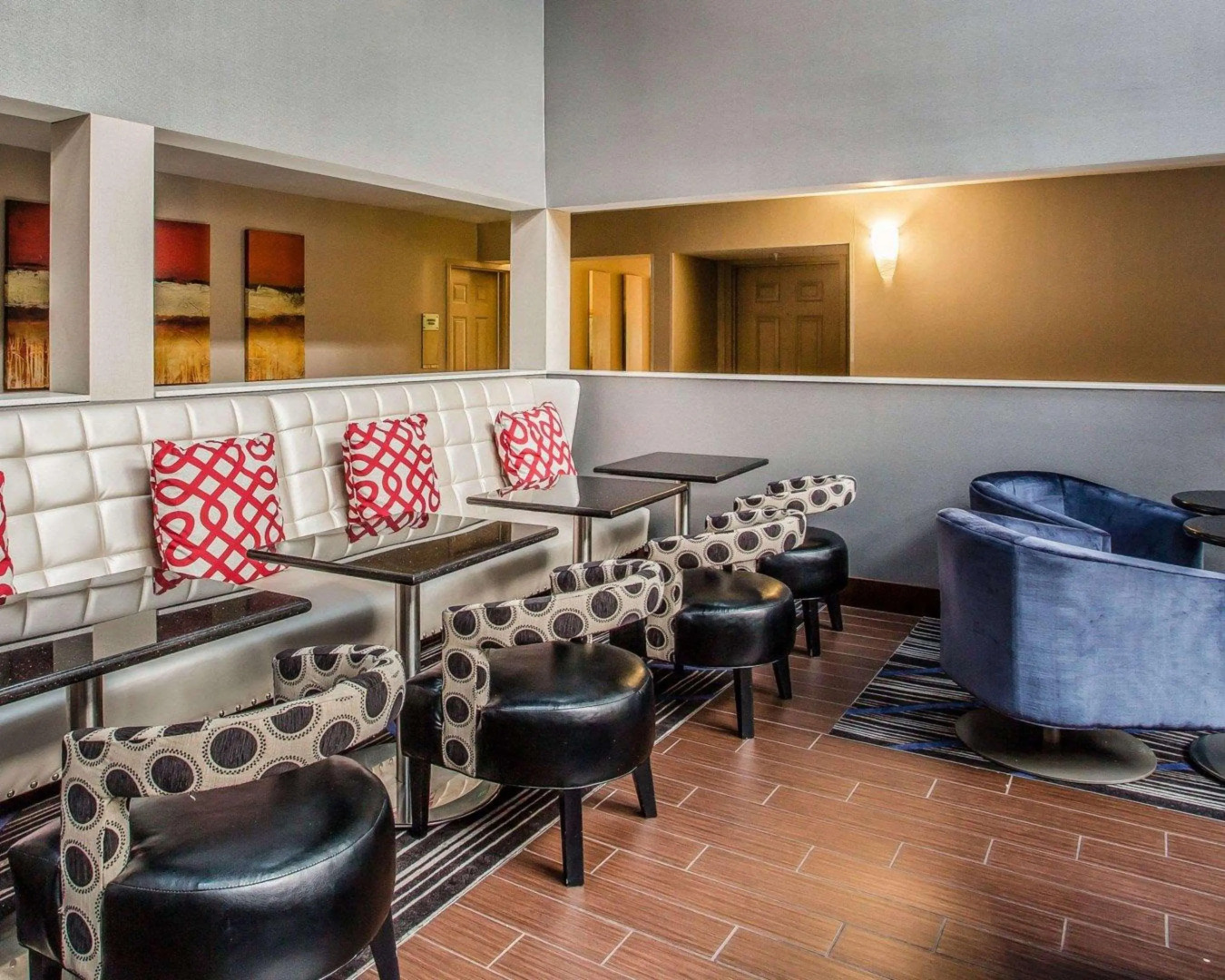 Photo - Quality Suites Nashville Airport