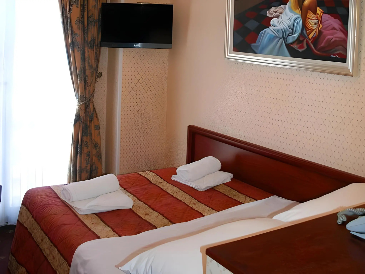 Photo - Avon Hotel