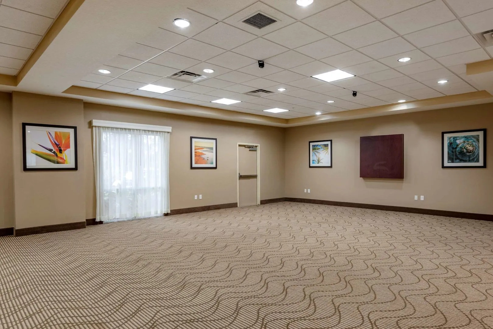 Photo - Comfort Suites Orlando Airport