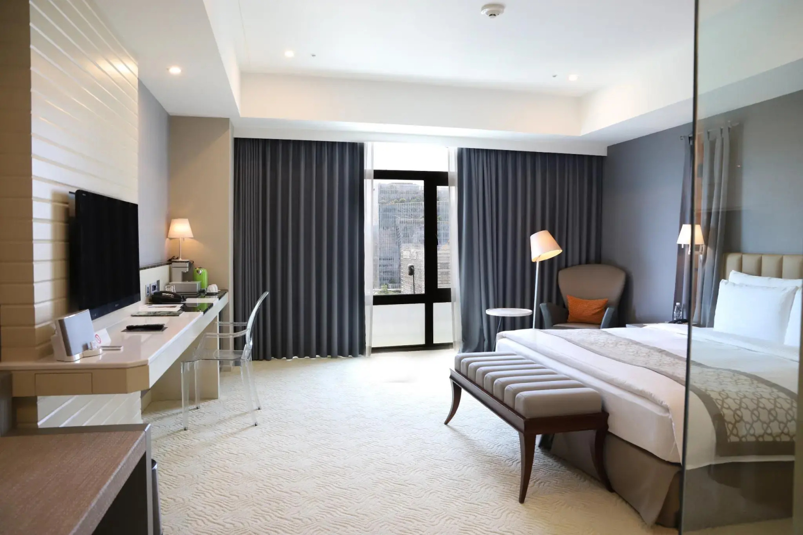 Photo - Grand Victoria Hotel
