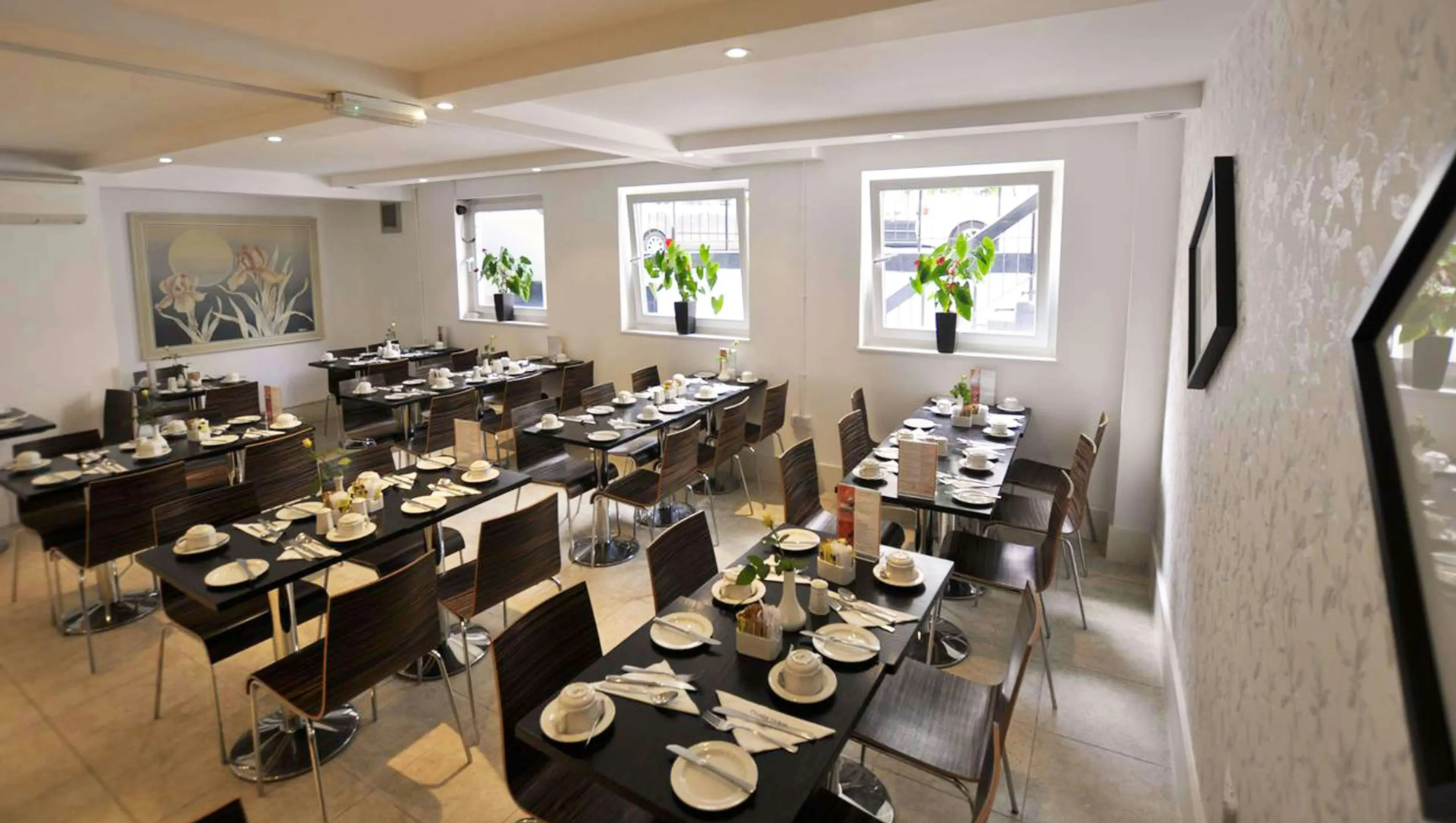 Photo - Kensington Court Hotel