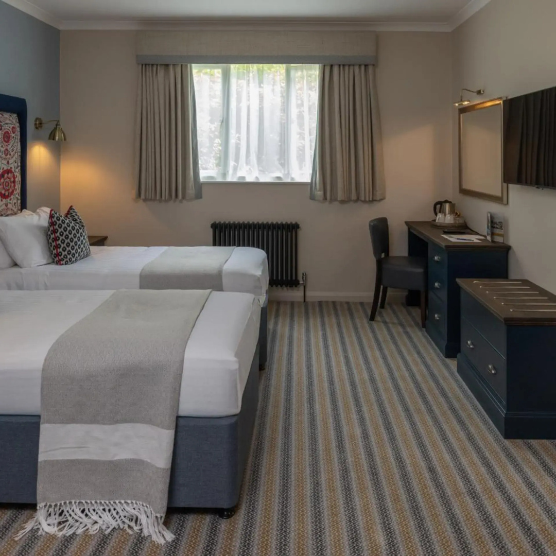 Photo - Thatchers Hotel